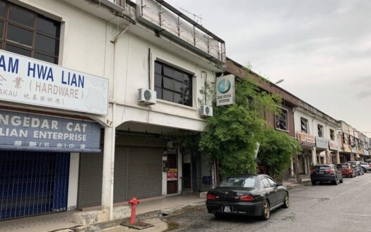 SHOPLOT FOR SALE IN MANJUNG 100M KE BUS STATION