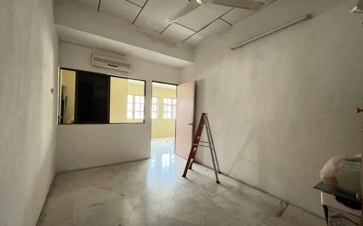 TERES DUA TINGKAT TAMAN MARISA, TAIPING, PERAK