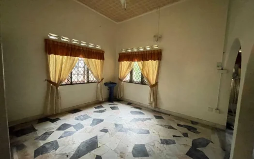 BANGLO TAMAN PEGAWAI KANAN KERAJAAN, TAIPING, PERAK