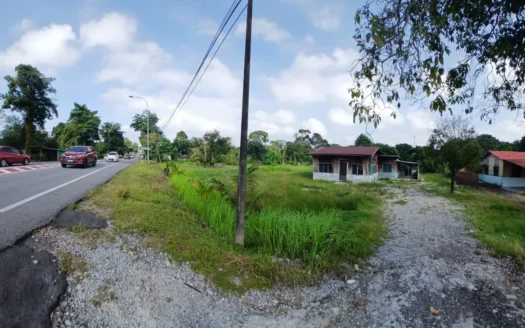 TANAH LOT KEDIAMAN KG PAK DOLLAH, KAMUNTING PERAK